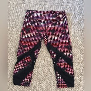 Zella Womens Cropped Leggings with Pink and Black Geometric Pattern